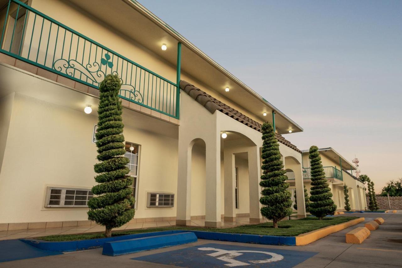 Hotel Trebol Inn Nuevo Casas Grandes Buitenkant foto